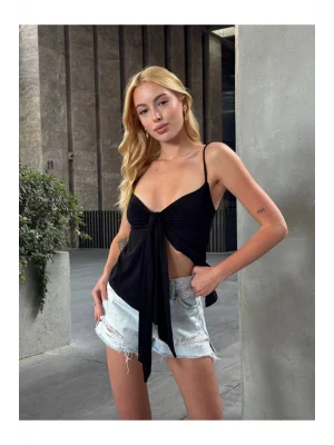 MetuCa Kadın İp Askılı V Yaka Önden Bağlamalı Asimetrik Kesim Bluz Atlet - Siyah