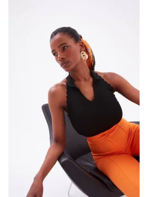 MetuCa Kadın Polo Yaka Halter Yaka Kenarları Tırtıklı Sırtı Açık Triko Bluz - Siyah