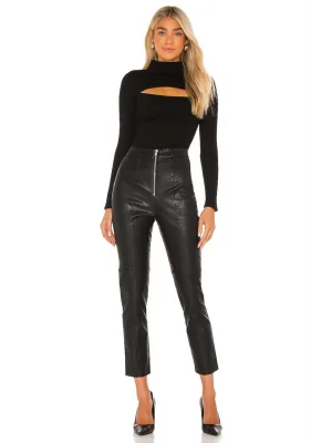 Göğüs Detaylı Bluz