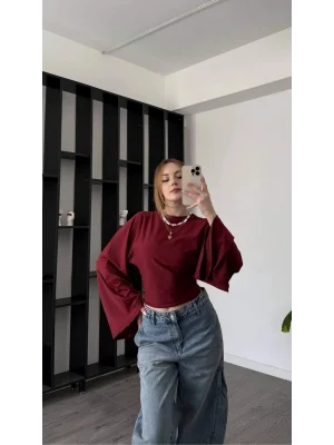 MetuCa Kadın Bordo Yüksek Yaka Dramatik Geniş Kollu Vücudu Saran Dalgıç Kumaş Crop Bluz