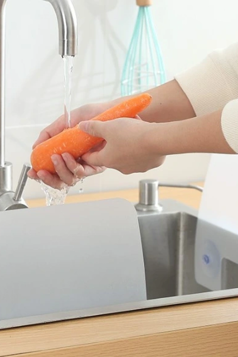 Lavabo ve Ocak Sıçrama Önleyici Vantuzlu Kalkan