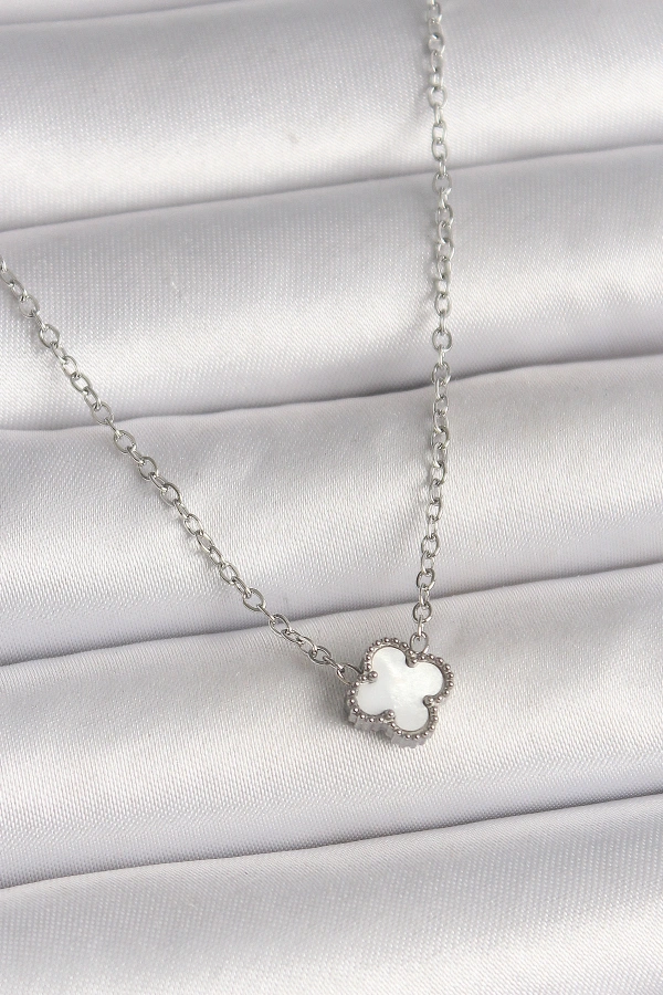 316L Çelik Gümüş Renk Beyaz Yonca Model Kadın Kolye