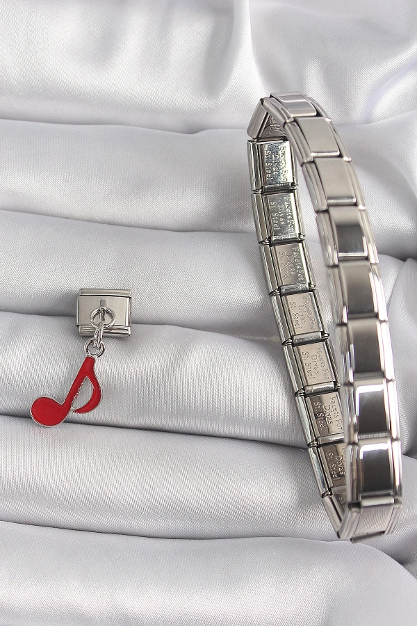 316L Çelik Gümüş Renk Kırmızı Nota Model Nomination Charm