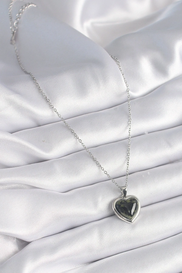 316L Çelik Gümüş Renk Yeşil Mineli Kalp Model Kadın Kolye