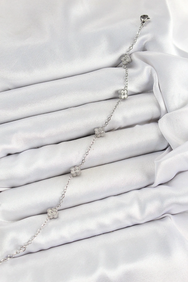 316L Çelik Yonca Model Gümüş Renk Kadın Bileklik