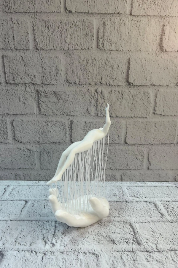 3D El Üzerinde İnsan Figürü Beyaz Minimal Masa Üstü Dekor