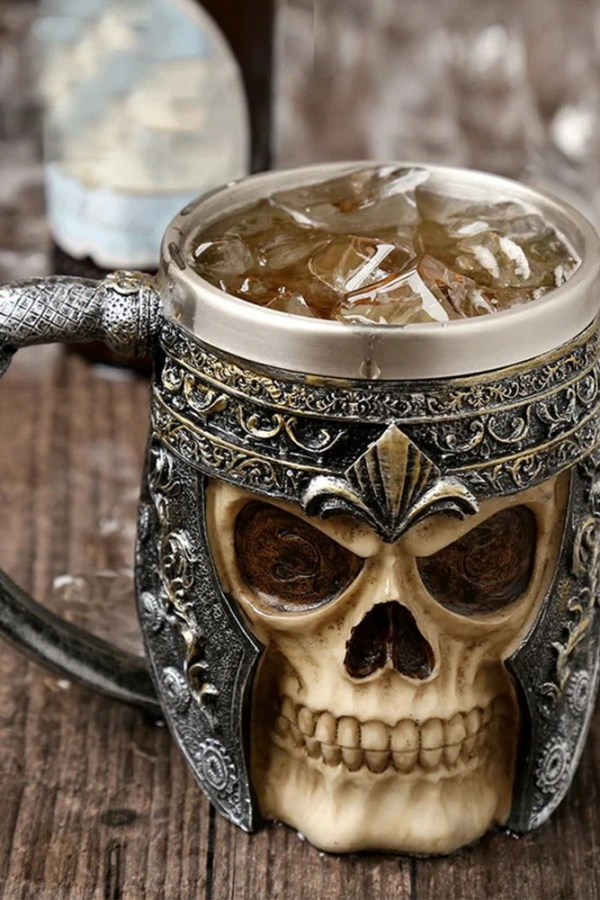 3D Tasarımlı Kurukafa Şövalye Kupa Bardak