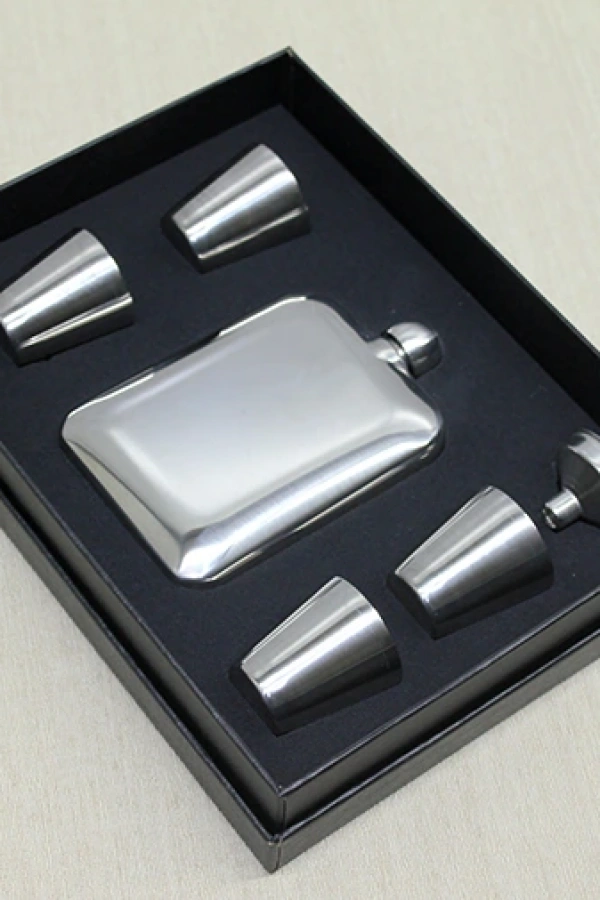 4 Shot Bardaklı Matara Seti Çelik