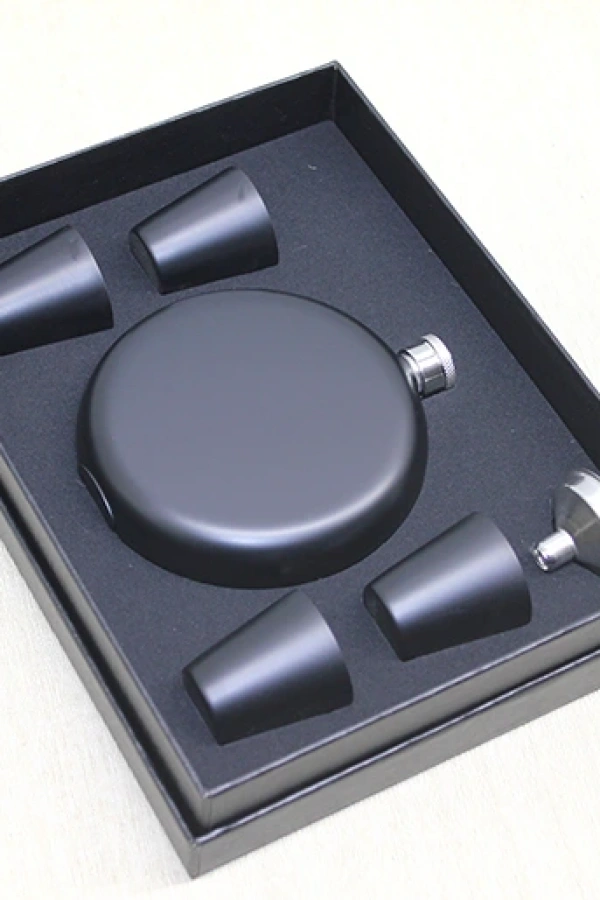 4 Shot Bardaklı Matara Seti Yuvarlak Siyah