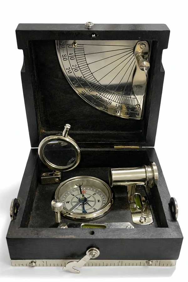 Ahşap Kutulu İşlemeli Pirinç Pusula Seti