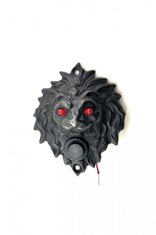 Antika Tarz Dekoratif Pirinç Aslan Kapı Zili - 100x78 mm, Oksit, Led Işıklı
