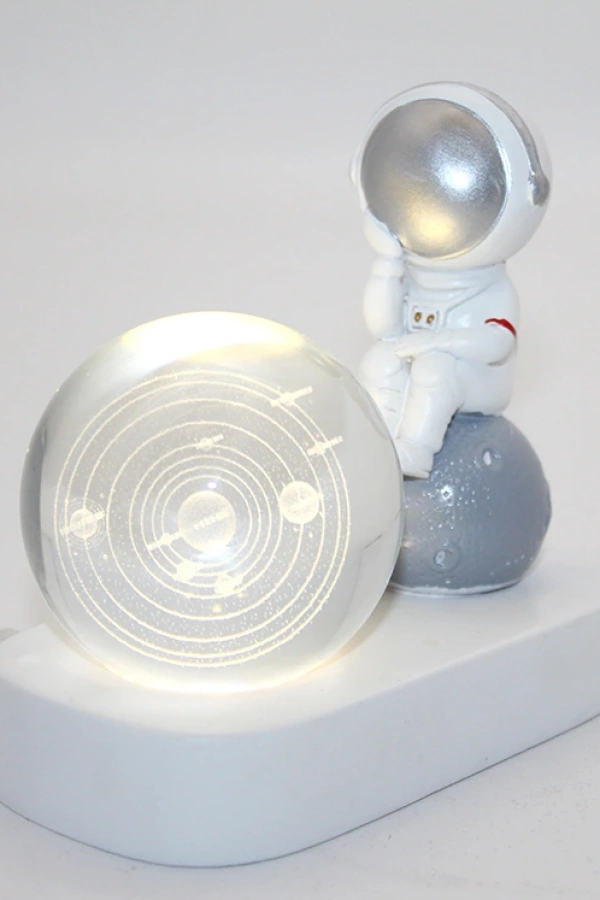 Astronot Ledli Küre