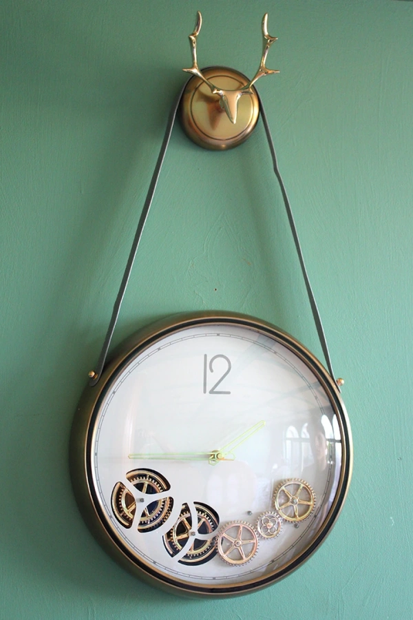 Çarklı Geyikli Duvar Saati