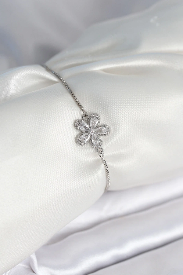 Çiçek Model Asansörlü Gümüş Renk Kadın Bileklik