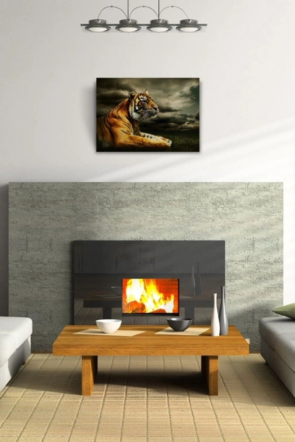 Çimenlerde Uzanan Kaplan Kanvas Tablo 50 x 70