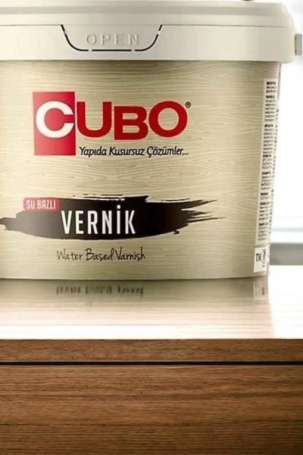 Cubo Su Bazlı Parlak Vernik Şeffaf 0,75 Litre
