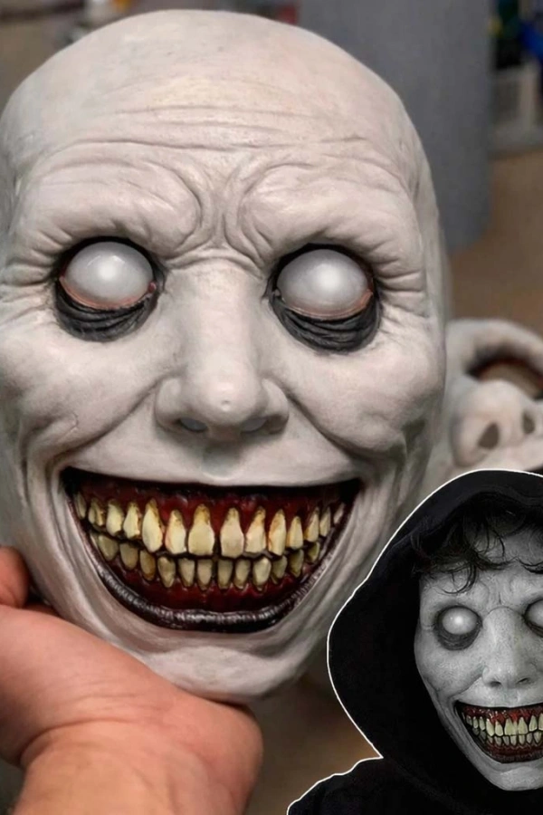 Dehşet Gülüşlü Donuk Göz Efektli Korku Maskesi 22x18 cm