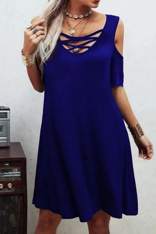 Dekolteli Bağcık Detay Viskon Kumaş Elbise