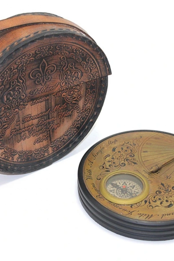 Deri Kılıflı Pirinç Pusula