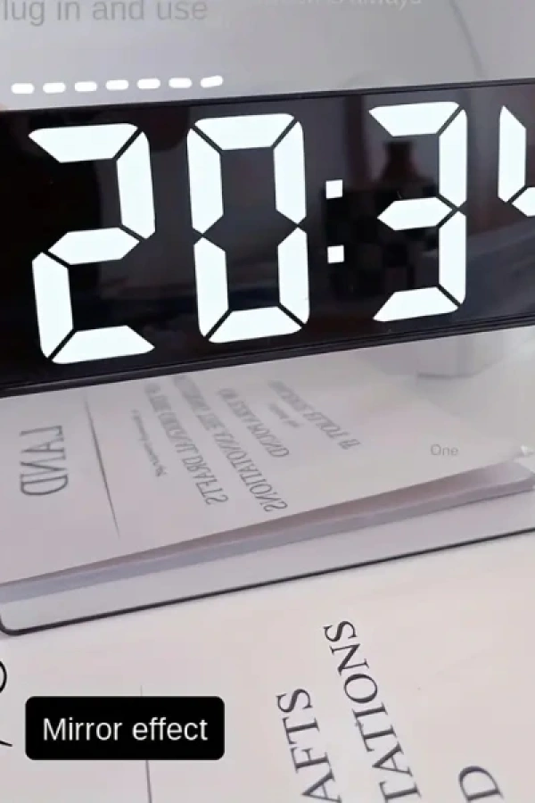 Dijital Sese Duyarlı Alarmlı Masa Saati