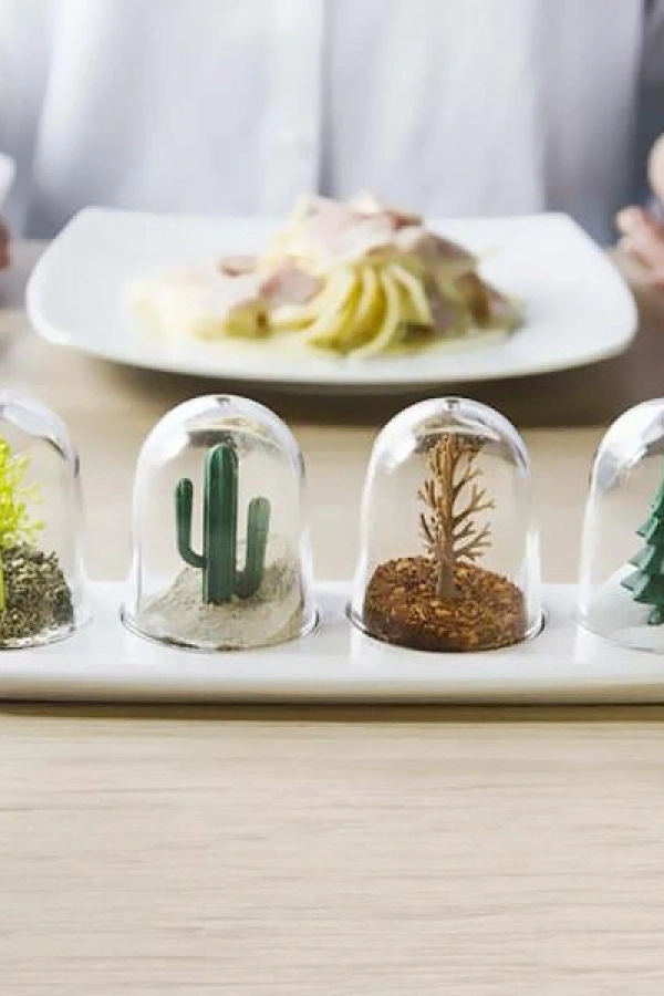 Dört Mevsim Baharatlık - Four Seasons Spice Shakers