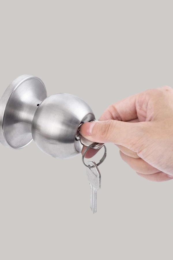 Estetik Güvenli Topuzlu Kapı Kilidi