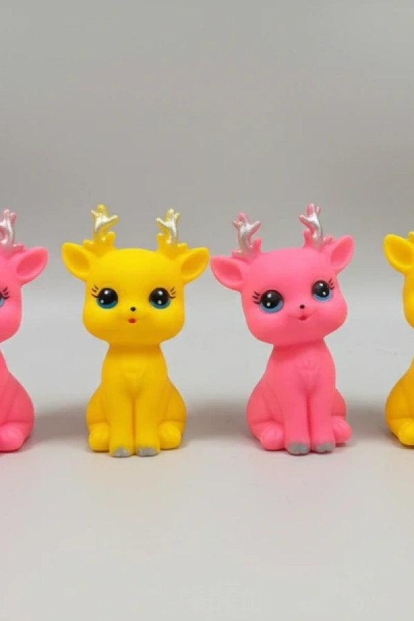 Evcil Hayvan Sesli Geyik Şeklinde Plastik Oyuncak