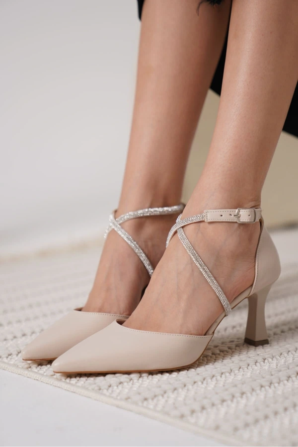 Fiona Taşlı Kadın Bej Topuklu Ayakkabı