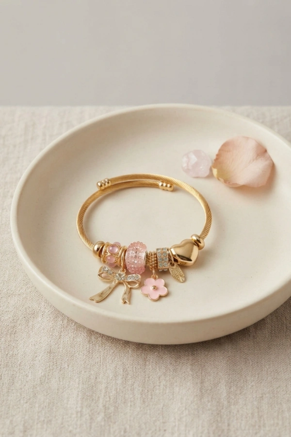 Fiyonk Charmlı Pembe Renk Gold Bileklik