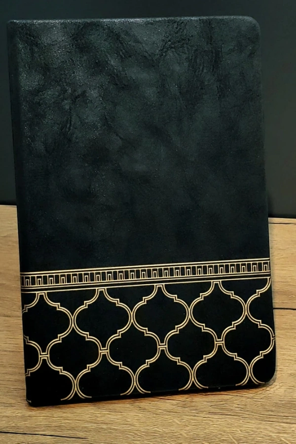 Gold İşlemeli Siyah Deri Defter