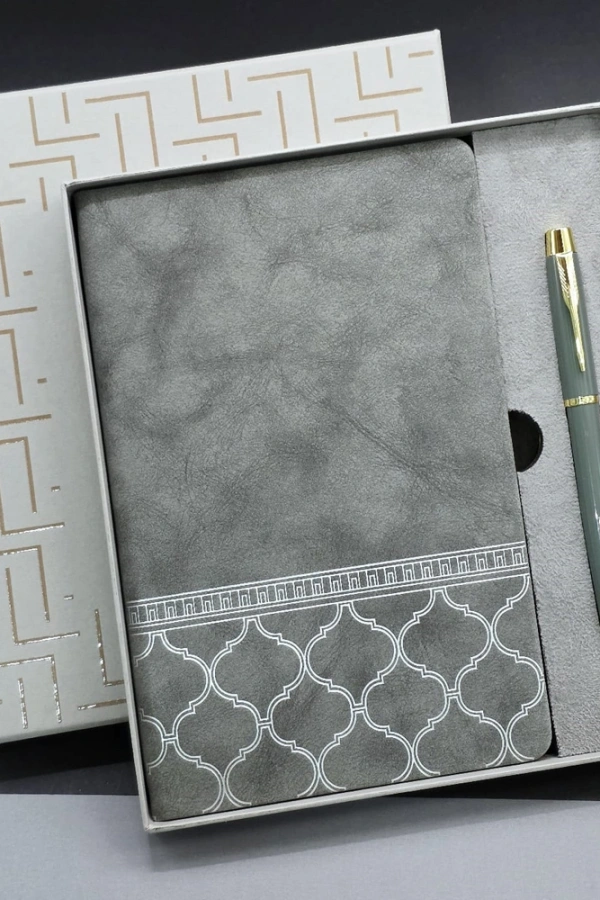Gri Renk Defter Ve Metal Roller Kalem Seti