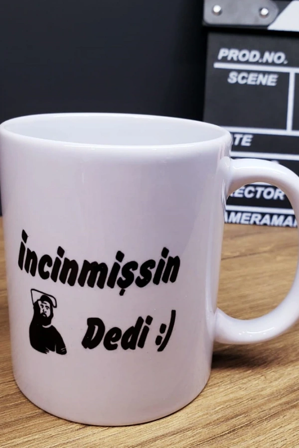 İncinmişsin Dedi Tasarımlı Kupa Bardak