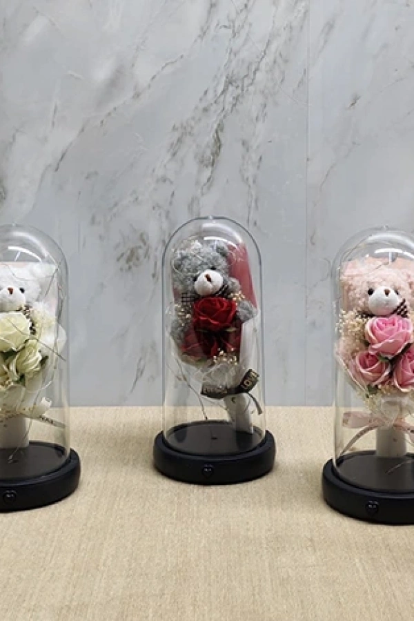 Işıklı Müzikli Fanus içinde Sevimli Ayıcıklı Gül Buketi