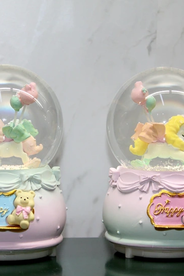 Işıklı Müzikli Kar Küresi Orta Boy