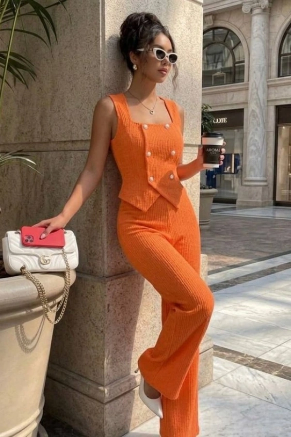 Kadın Düğmeli Bürümcük Kumaş Takım