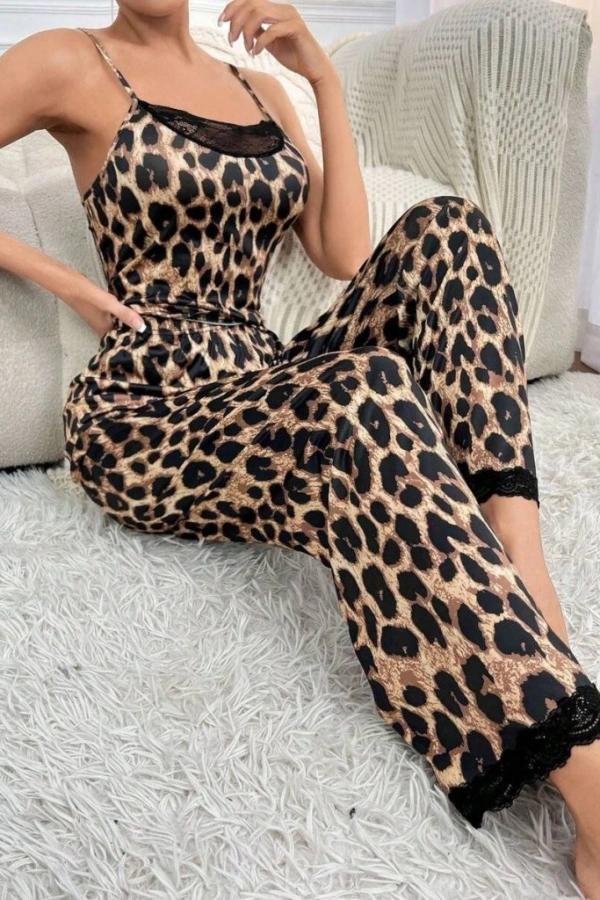 Kadın Ip Askılı Yakası Dantelli Bluz Ve Pijama Sandy Ikili Takım