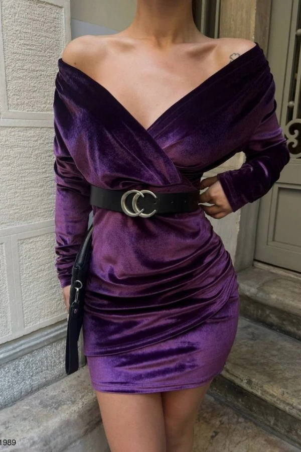 Kadın Uzun Kollu Kruvaze Yaka Omuz Dekolteli Kemer Dahil Mini Kadife Elbise