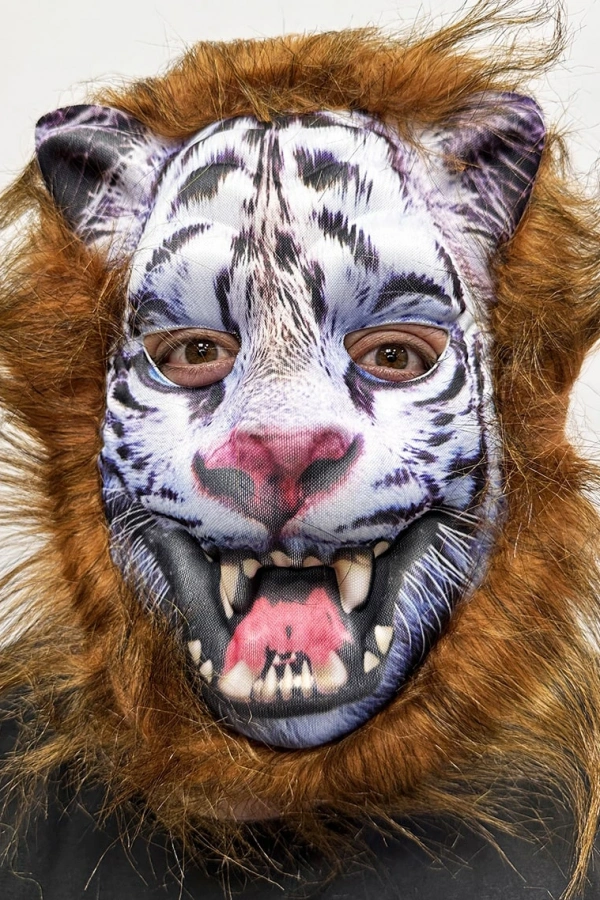 Kahverengi Saçlı Dişli Kurt Maskesi Mega Peluş 12 No