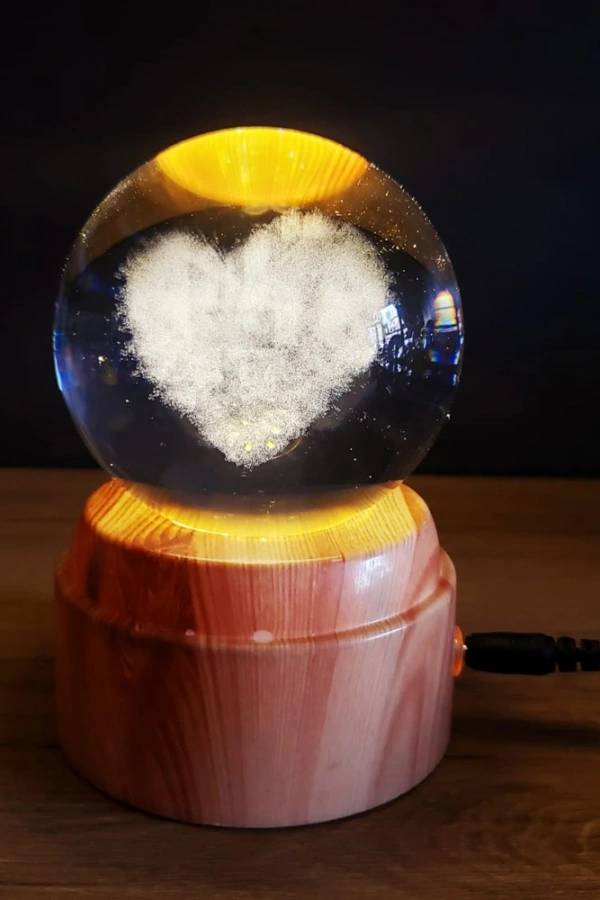 Kalp Tasarımlı Dönen Cam Küre