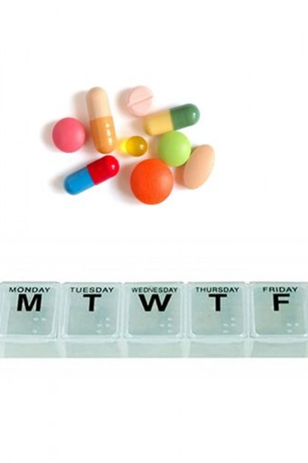 Kapaklı Haftalık İlaç Kutusu