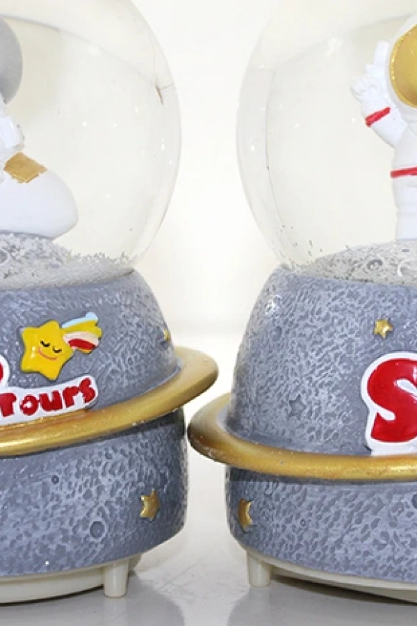 Kar Küresi Işıklı Müzikli 13 Cm