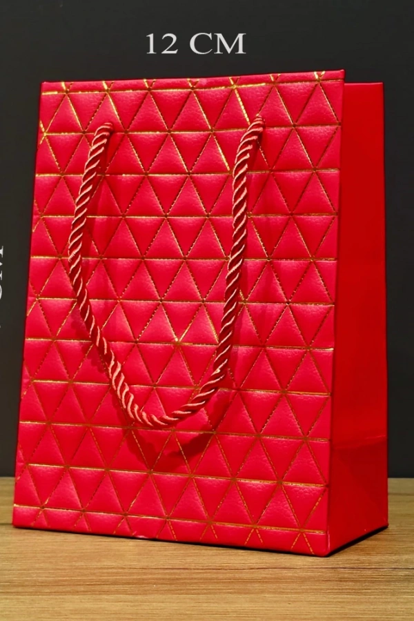 Kırmızı Geometrik Desenli Mini Boy Karton Hediye Çantası