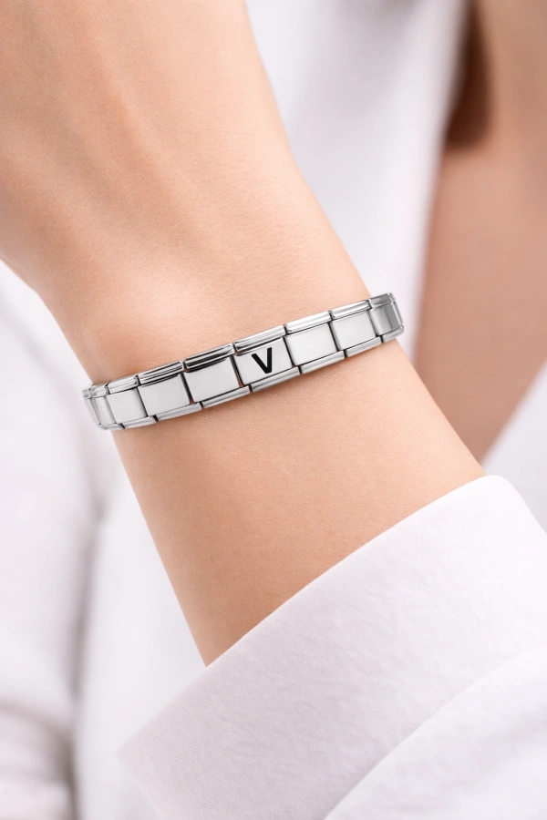 Kişiye Özel V Harfli Çelik Bileklik – Paslanmaz Çelik Bileklik, Zarif Minimal Harf Bileklik