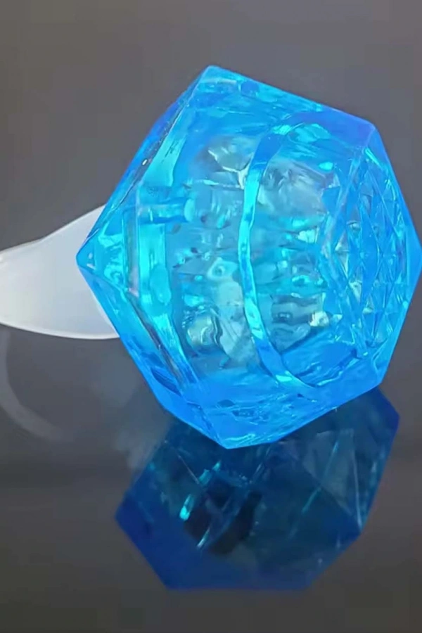 Kristal Tasarımlı Led Işıklı Mavi Yüzük
