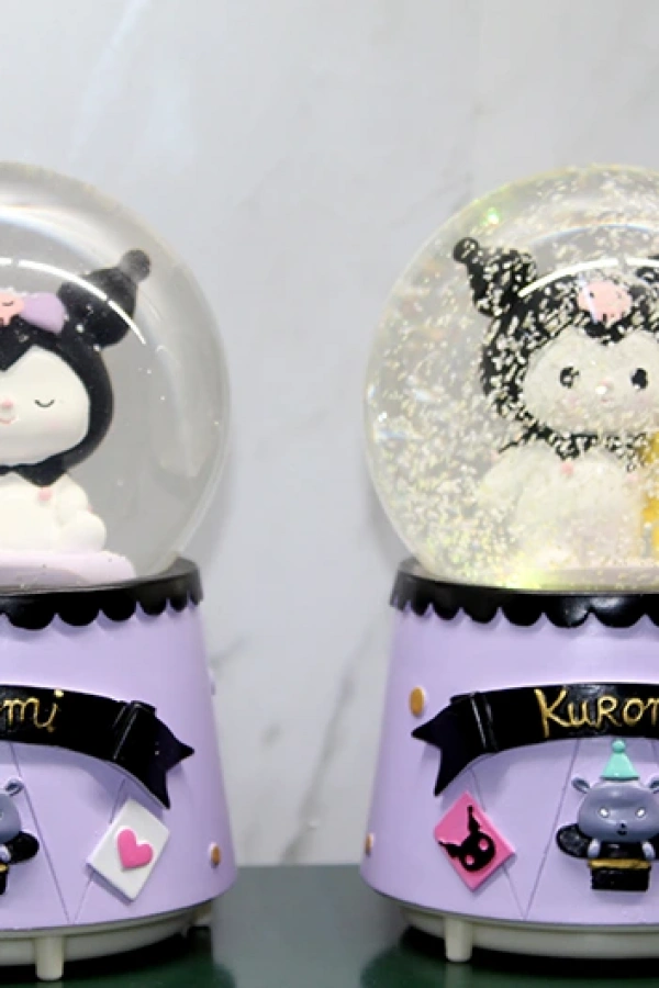 Kuromi Işıklı Müzikli Kar Küresi Orta Boy Model 2