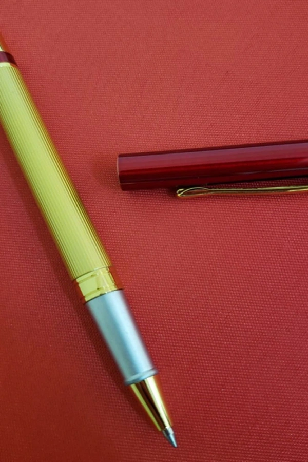 Kutulu Kırmızı Gold Tasarım Roller Kalem
