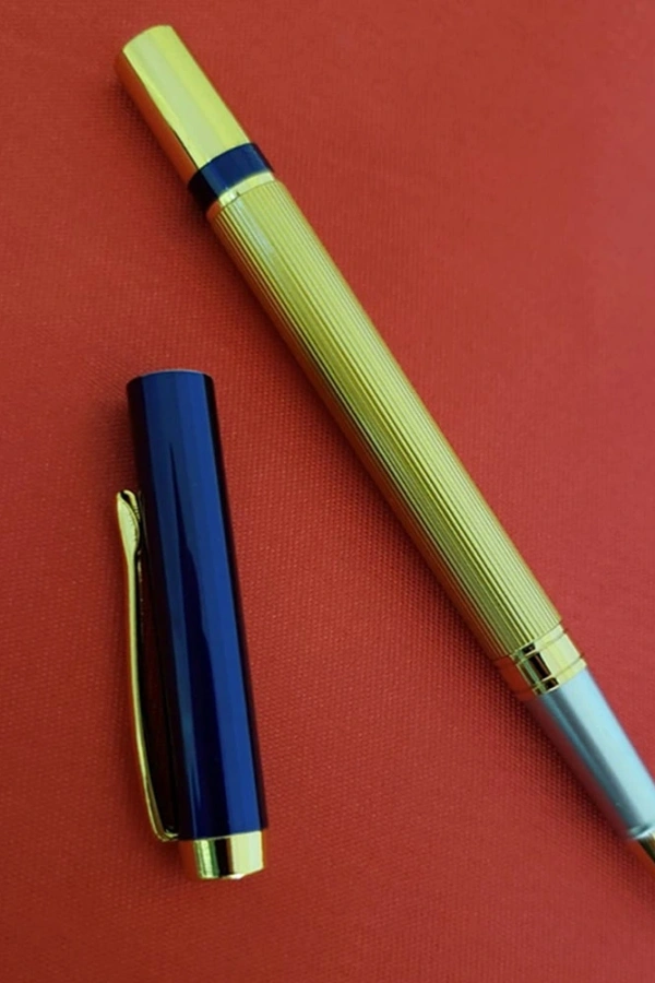 Kutulu Lacivert Gold Tasarım Roller Kalem