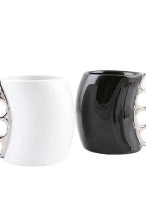 Muşta Tasarımlı Seramik Kupa