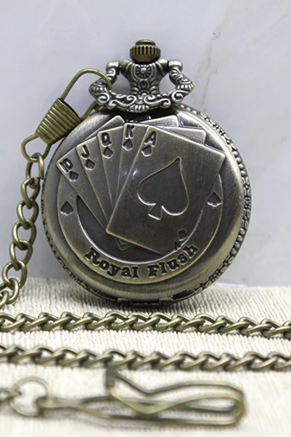 Oyun Kartı Tasarımlı Köstekli Saat