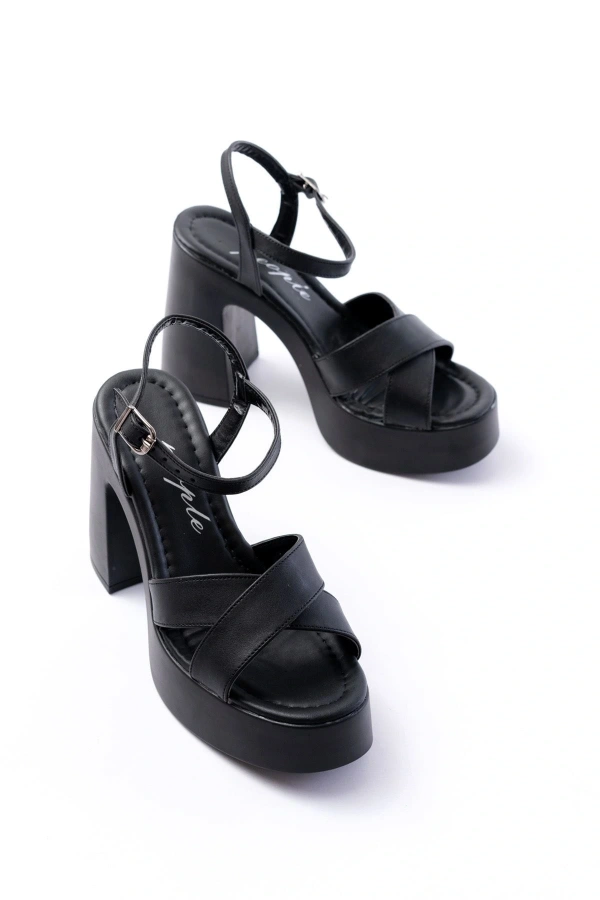 P-105 Siyah Çapraz Kalın Topuklu Kadın Sandalet
